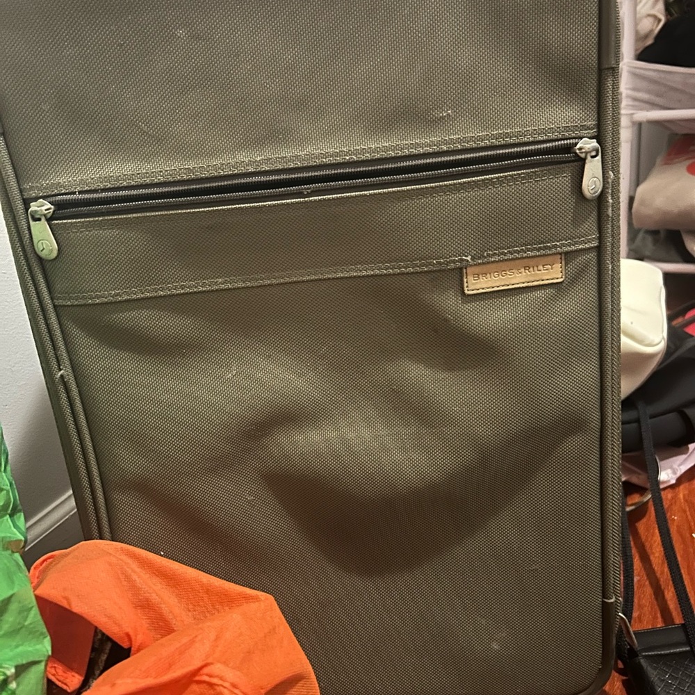 Briggs & Riley Olive Green Men's Travel Bag